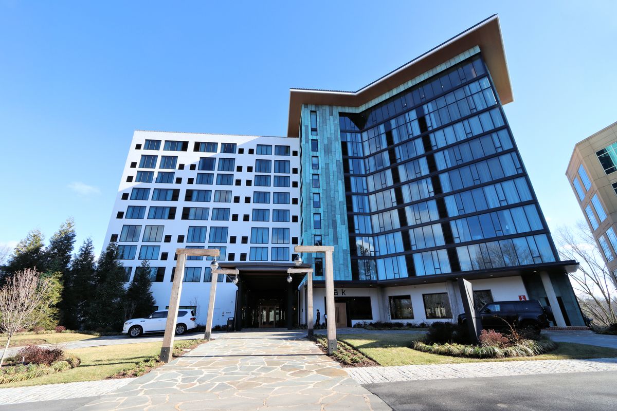 The front entrance of the Merriweather Lakehouse Hotel in Columbia, Maryland